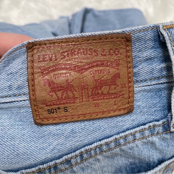 Levi’s 501 straight leg ripped jeans - Picture 10 of 10